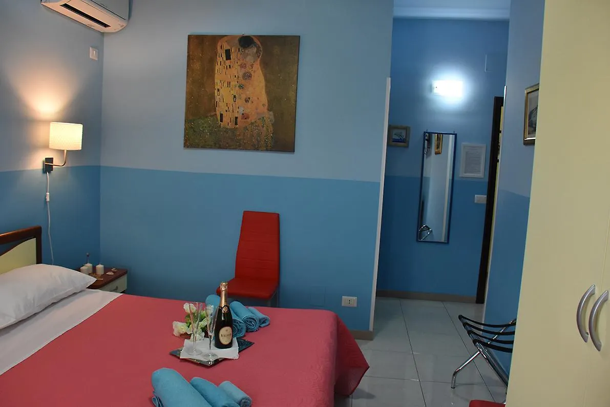 B&B La Casa Di Luigi Giardini-Naxos Bed & Breakfast